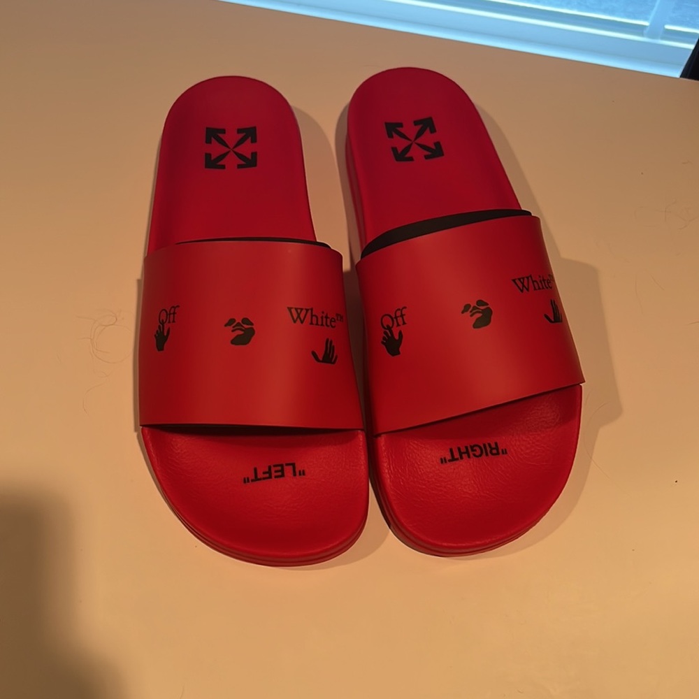 NWT Off-White print slider